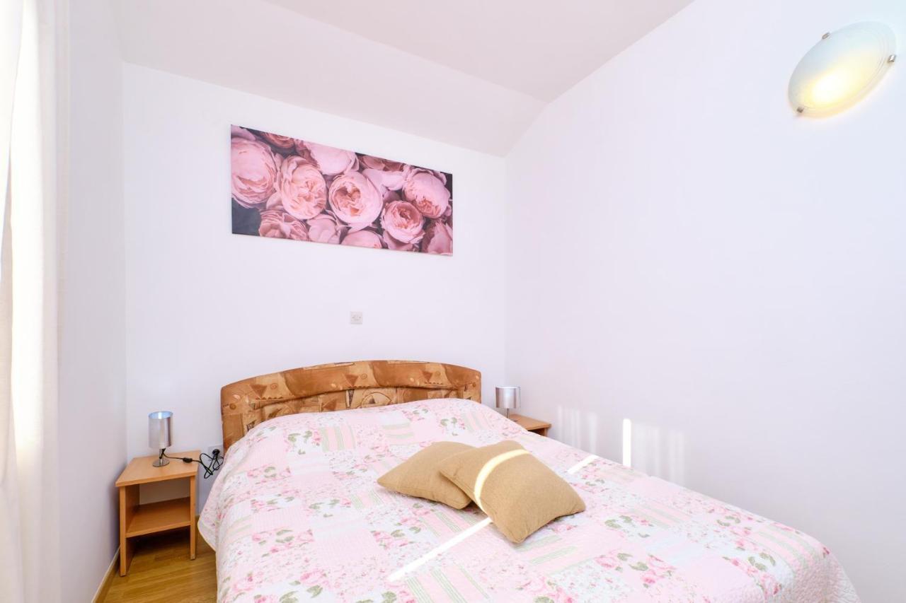 Apartments Vanda 말리로시니 외부 사진