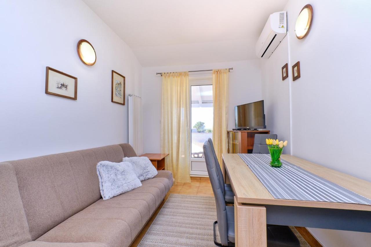 Apartments Vanda 말리로시니 외부 사진